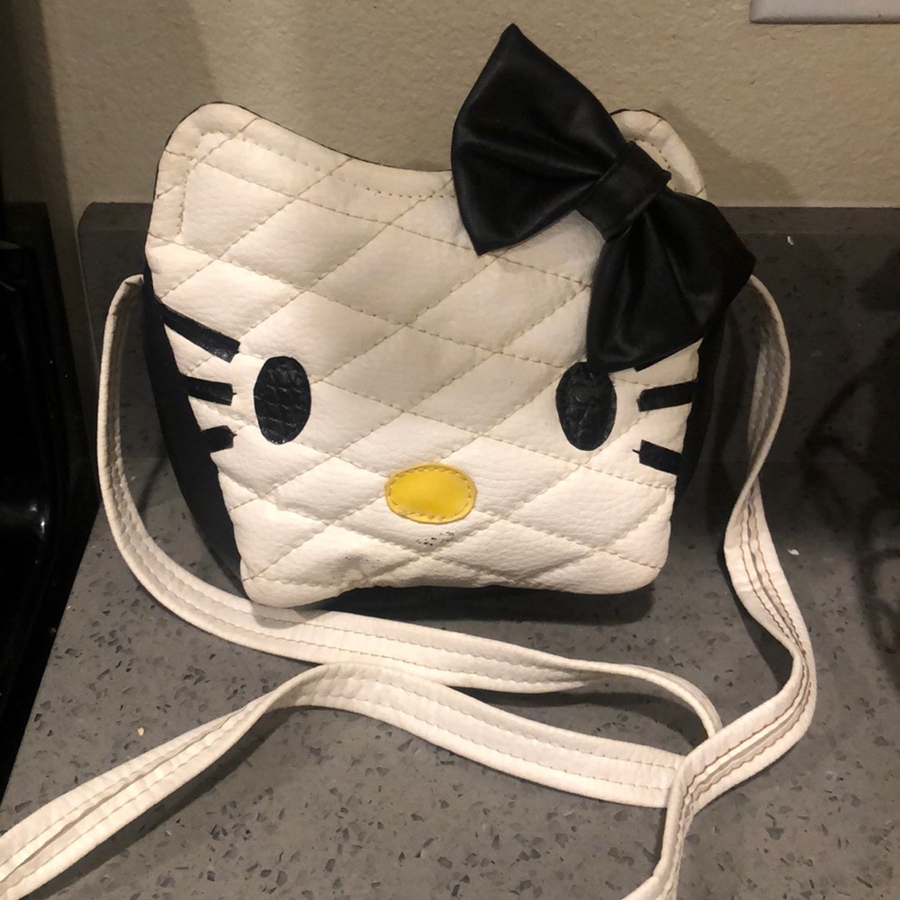 Hello kitty beige with black